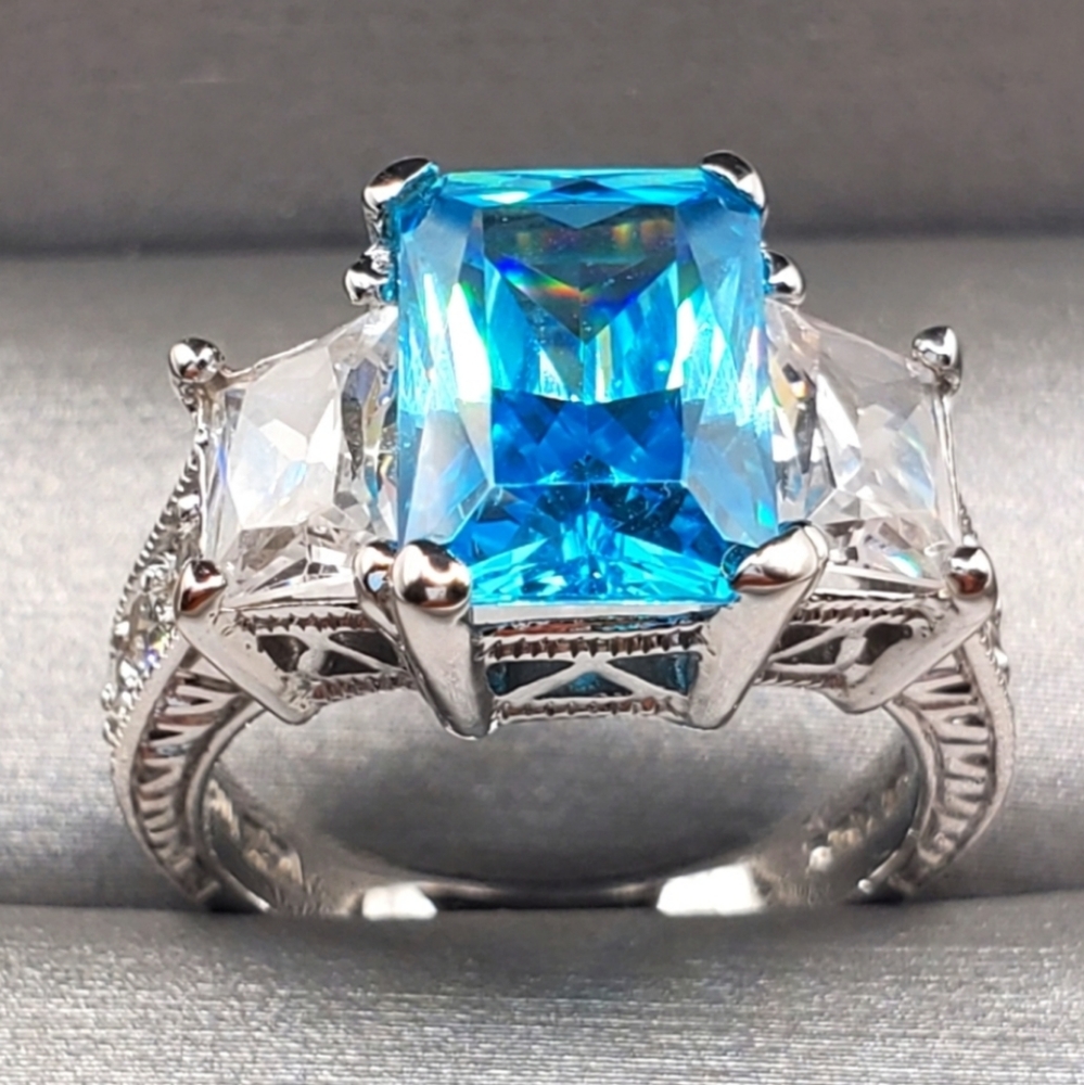Radiant Blue Topaz Silver Ring - Picture 1 of 2